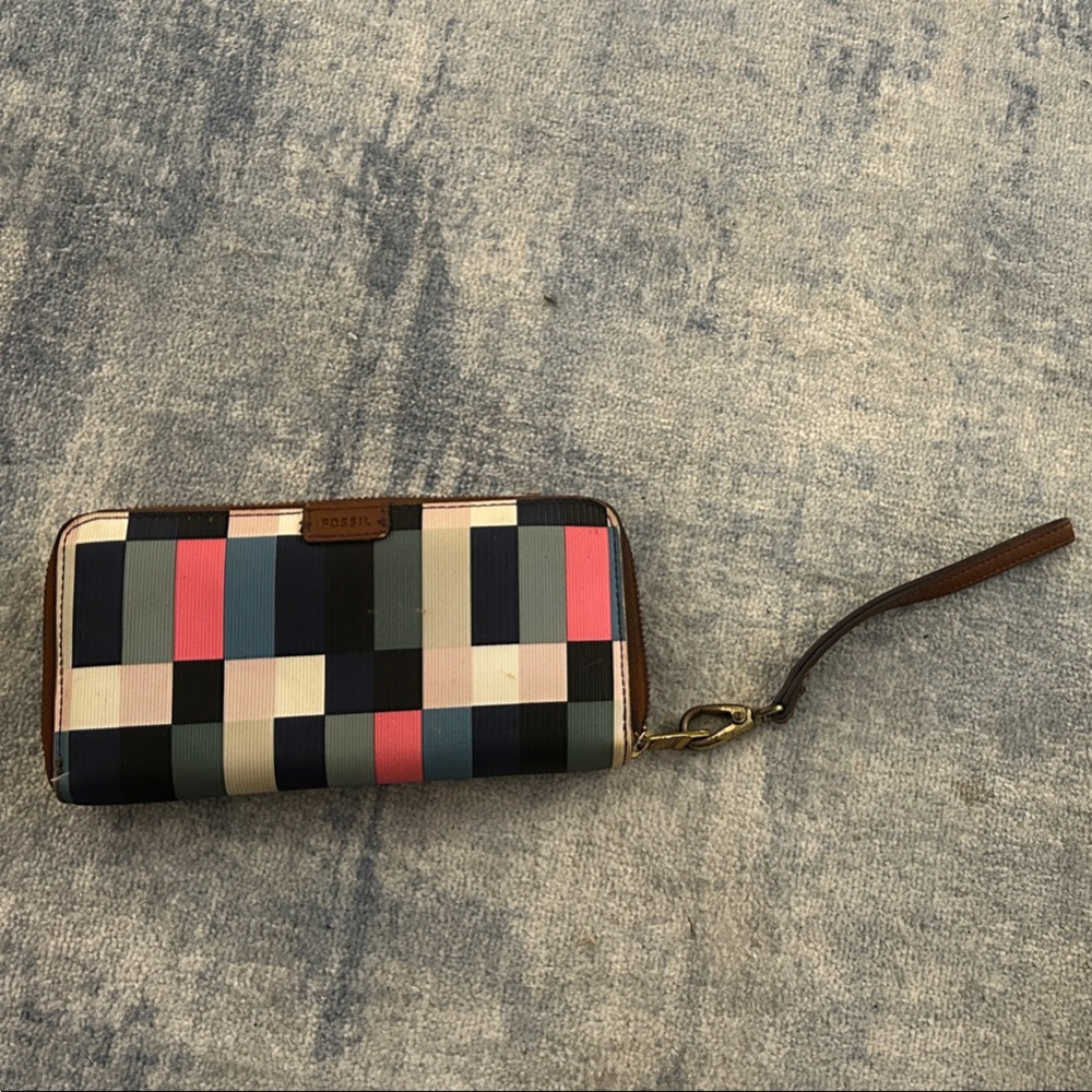 Fossil Checkered Zip-Around Wallet